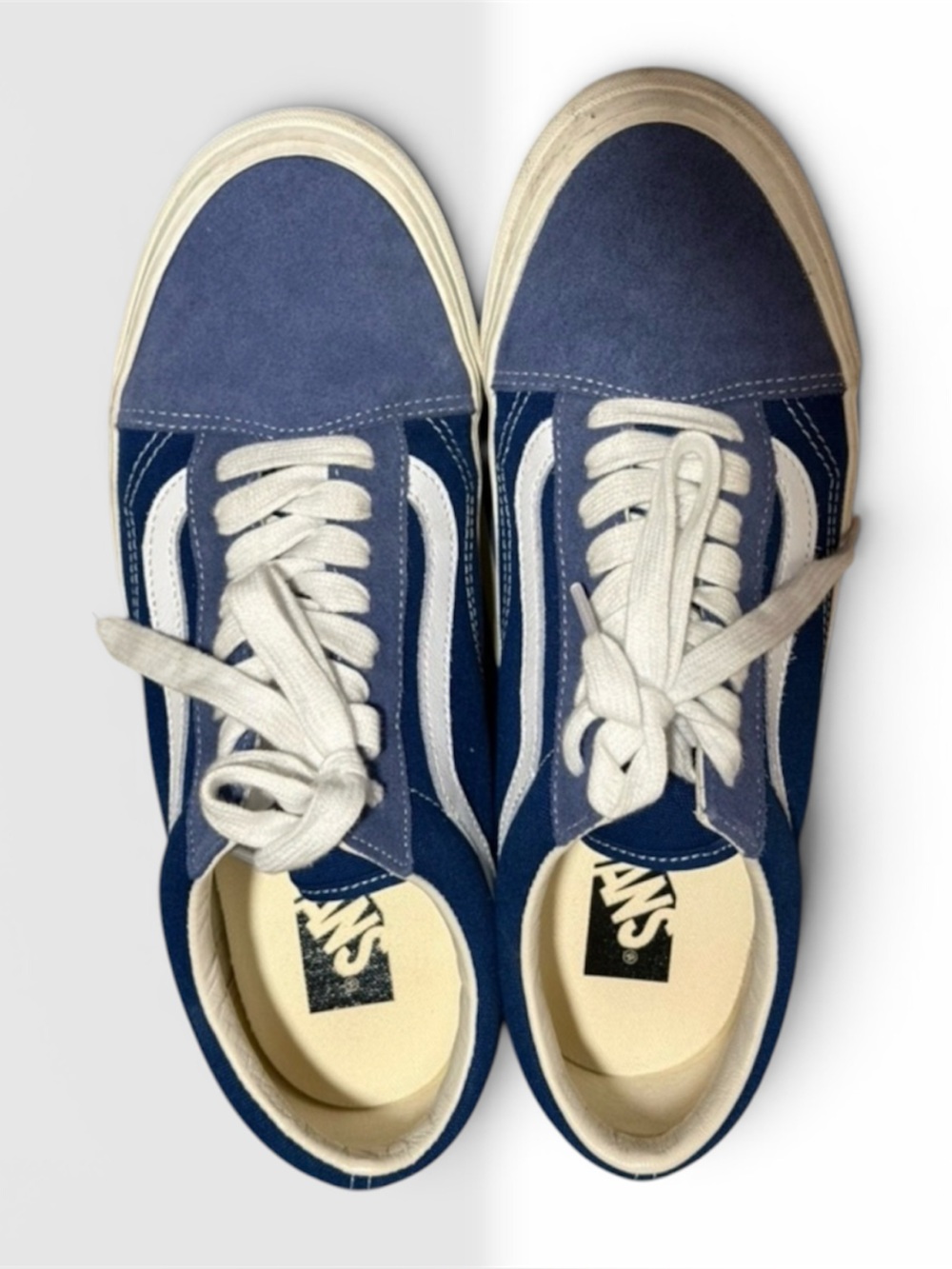 Vans Men's Blue and White Old Skool Skate Sneakers. Lx old school